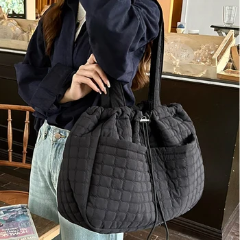 Preproste zasnove, ženske torbici tote vrečko 2024 nove ženske vrečko priložnostne vsestranski torba vedro vreča
